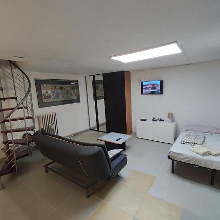 Central Private Flat By Old Town, Shops, Restaurants Bari Exteriér fotografie